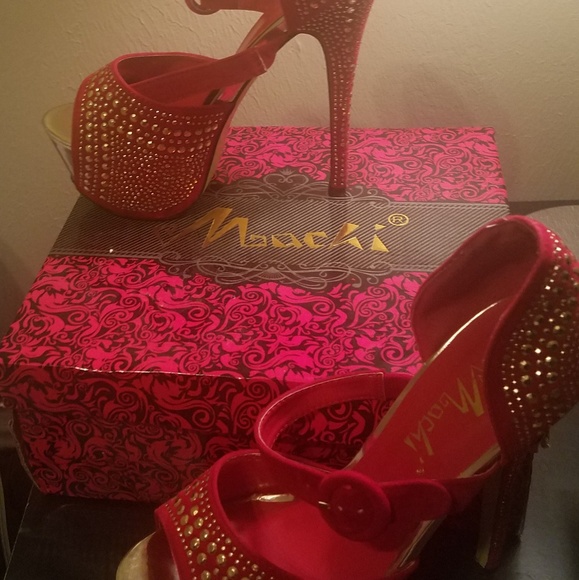 Shoes - Picture 4 of 4